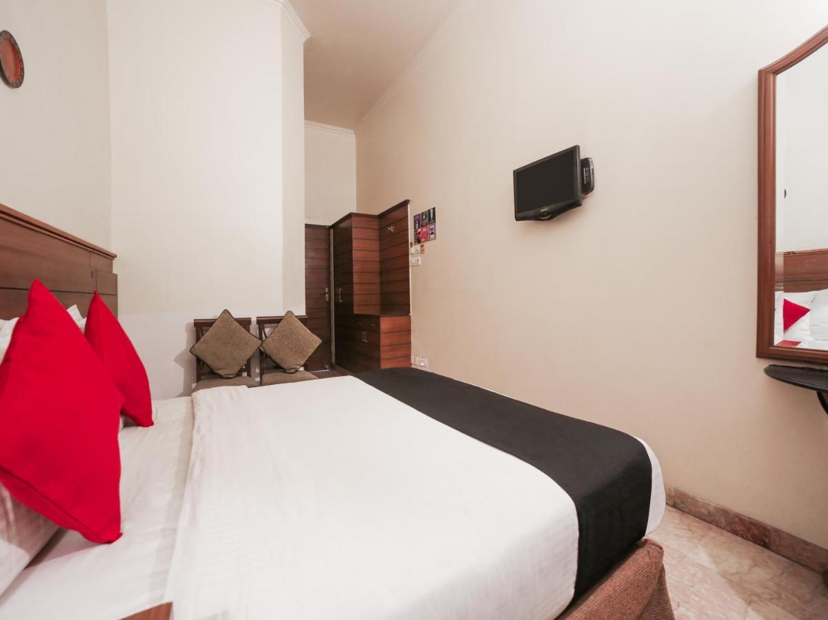 Capital O 10953 Dayal Lodge - A Boutique Hotel Агра Екстериор снимка