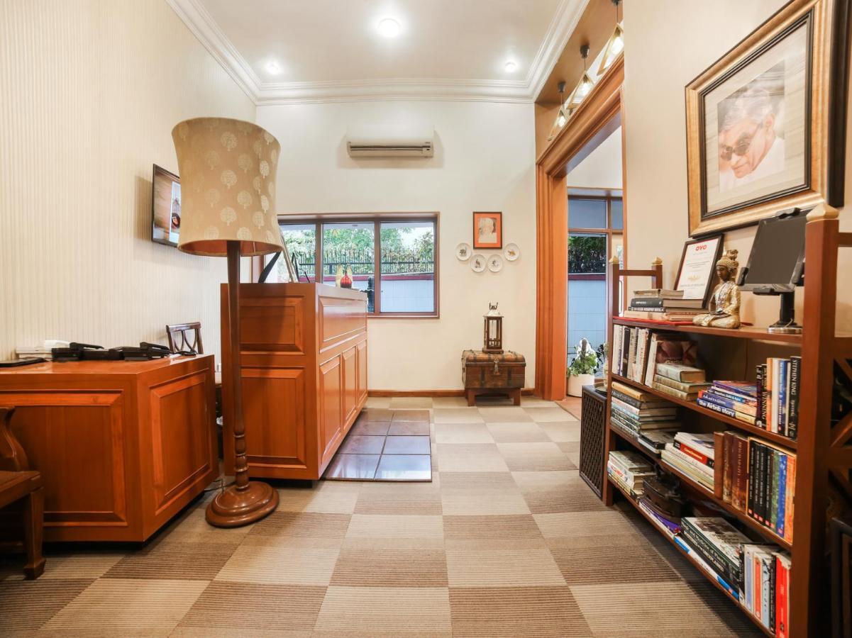 Capital O 10953 Dayal Lodge - A Boutique Hotel Агра Екстериор снимка