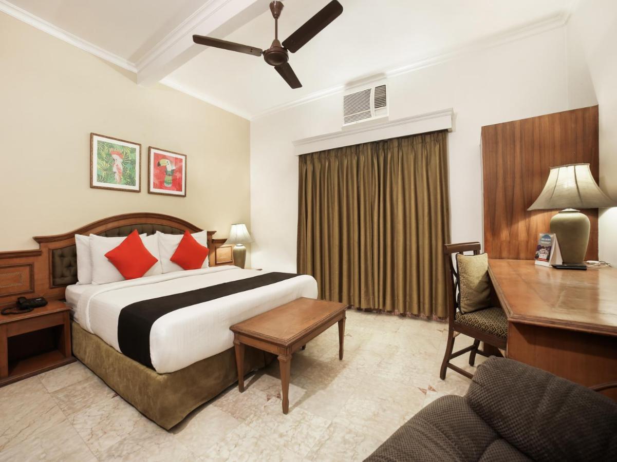 Capital O 10953 Dayal Lodge - A Boutique Hotel Агра Екстериор снимка