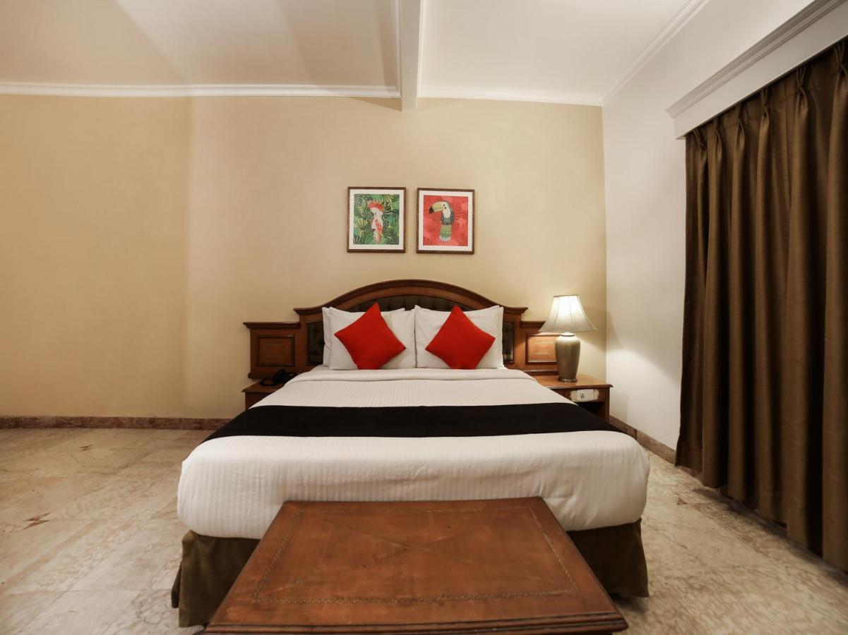 Capital O 10953 Dayal Lodge - A Boutique Hotel Агра Екстериор снимка