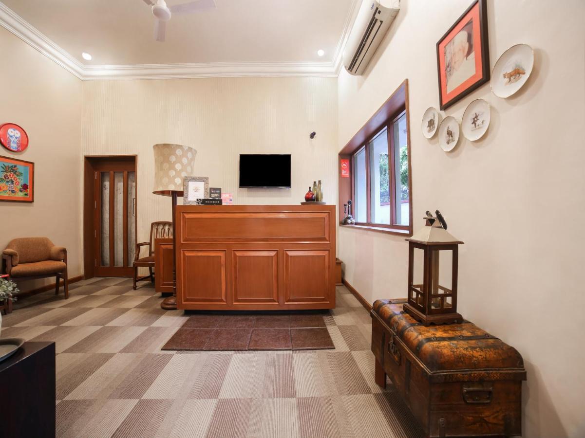 Capital O 10953 Dayal Lodge - A Boutique Hotel Агра Екстериор снимка