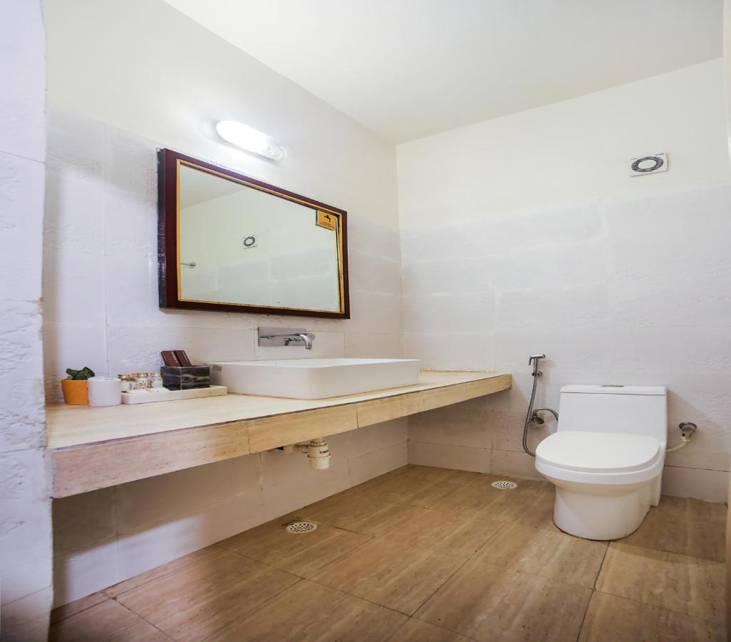 Capital O 10953 Dayal Lodge - A Boutique Hotel Агра Екстериор снимка